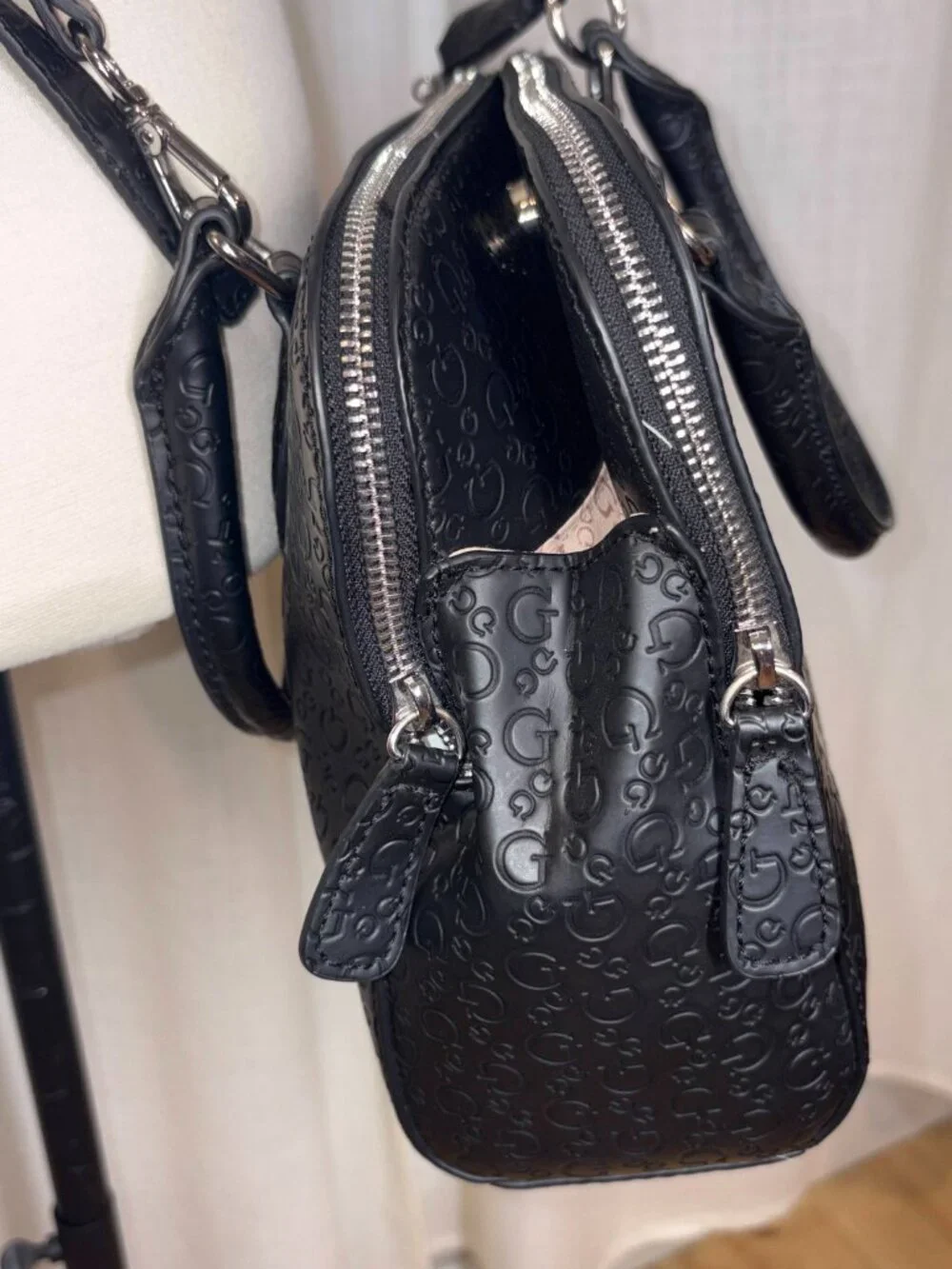 Guess Los Angeles Black Logo-Embossed Satchel